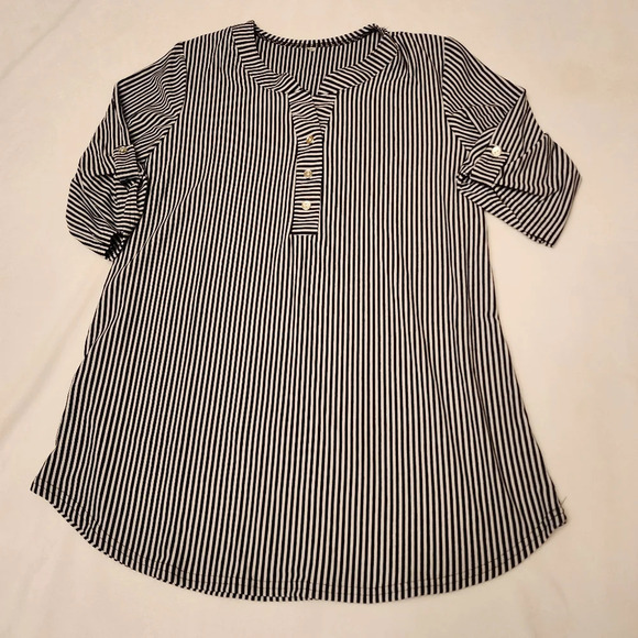 Striped Half Sleeve Top - Picture 6 of 12